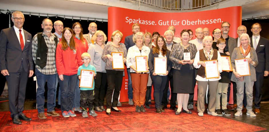 Pressemitteilung: Stiftung der Sparkasse Oberhessen würdigt Engagierte im Wetteraukreis mit Bürgerpreis Oberhessen