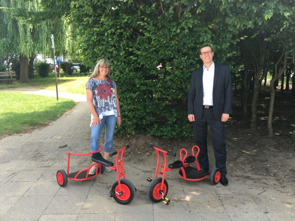 Neuer Sparkassenchef bringt Geschenke