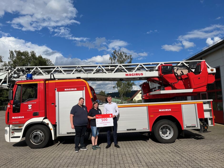 Sparkasse Oberhessen fördert Schlitzer Jugendfeuerwehr